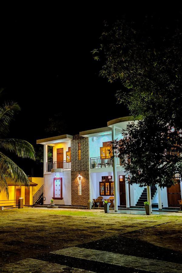 Jay'S Avenue Hotel Udawalawe Exterior foto