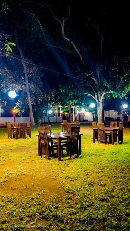 Jay'S Avenue Hotel Udawalawe Exterior foto